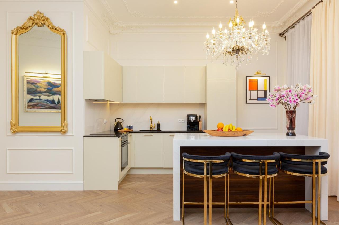 Royal Apartment Kopernika By Renters Prestige Varsovie Extérieur photo