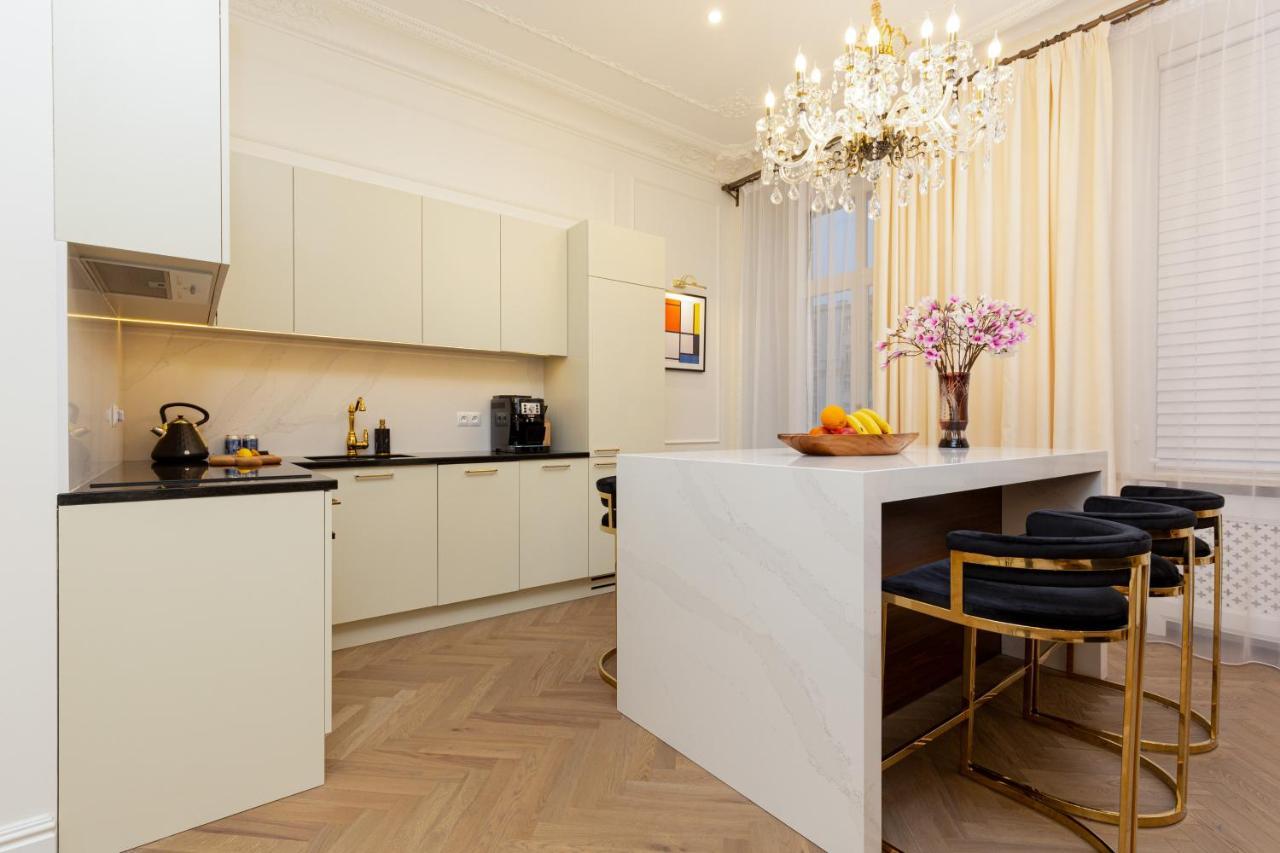 Royal Apartment Kopernika By Renters Prestige Varsovie Extérieur photo
