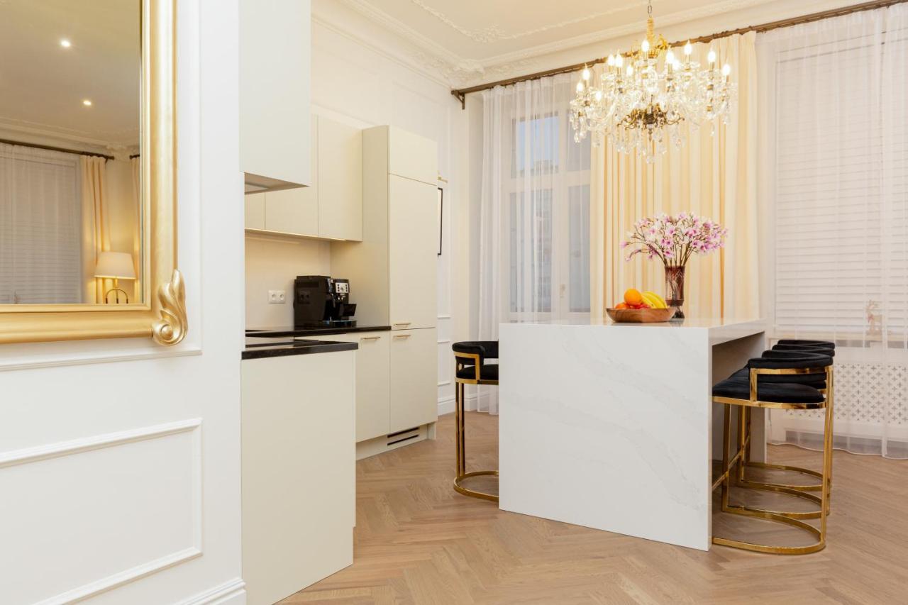Royal Apartment Kopernika By Renters Prestige Varsovie Extérieur photo